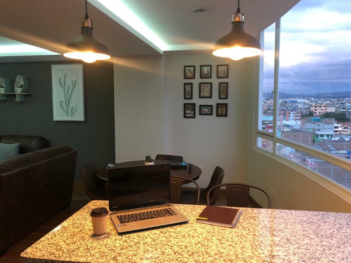 Appartement Wanderlot - Departamento Leganza - Penthouse Lujoso à Riobamba Extérieur photo
